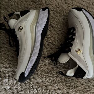 EU size 40 - CC White and Black Sneakers with Gold Logo